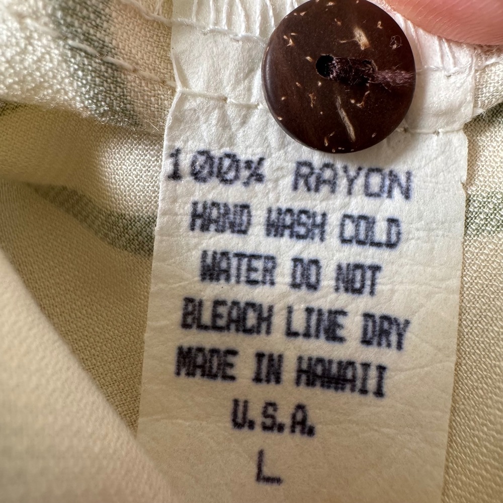 Hilo Hattie Shirt Large Mens Hawaiian 100% Rayon Floral Orchid Made in USA - Picture 3 of 8